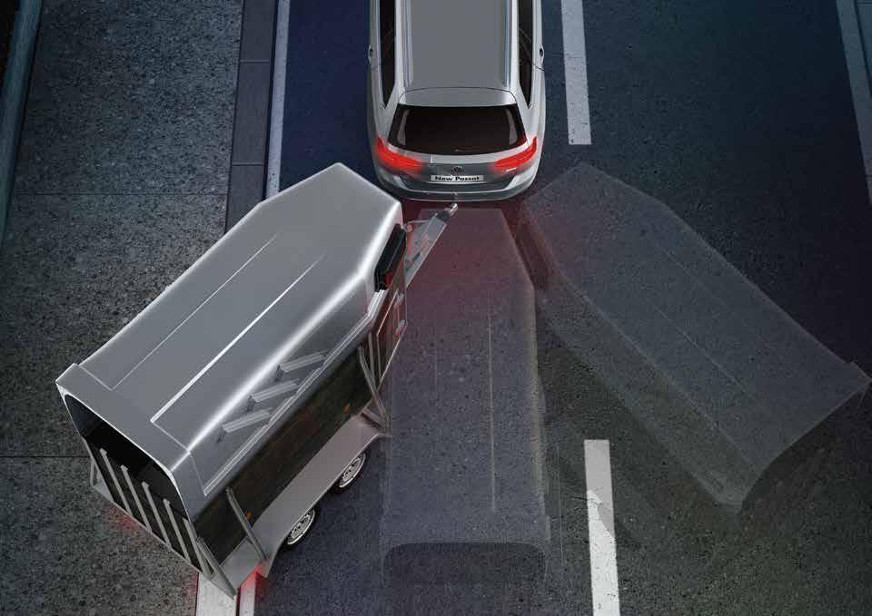 The radar system monitors the areas to the left and right of the car and up to 50 metres behind it, and should it detect a potentially hazardous situation, it warns you by means of flashing warning