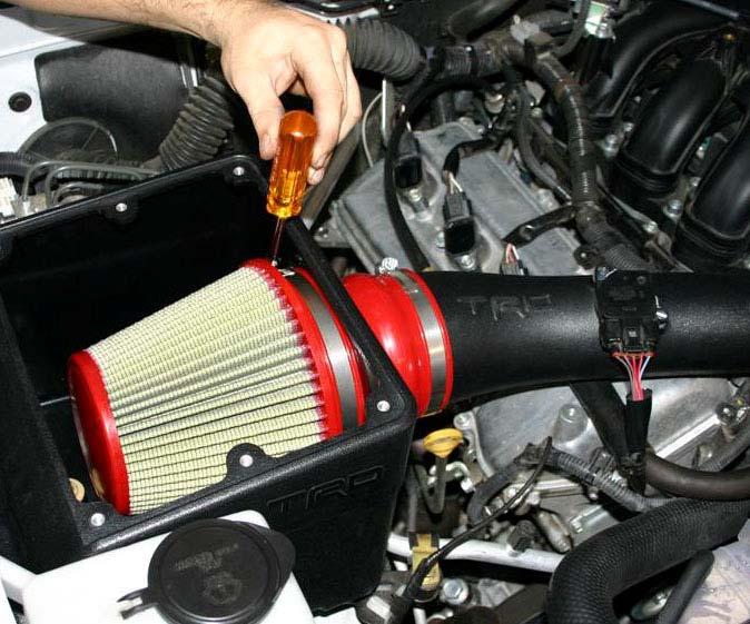 D20 17. Install TRD air filter. i. Position TRD air filter onto air filter adapter inside housing until it is fully seated next to housing. (Fig.
