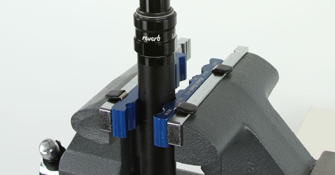 50/200/400 Hour Service Lower Post Removal Use bench vise soft jaw inserts to prevent damage to the seatpost or any seatpost components when clamping it into a vise.