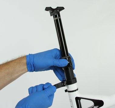 7 N m (59 in-lb) Apply a light amount of friction paste to the outside of the seatpost.