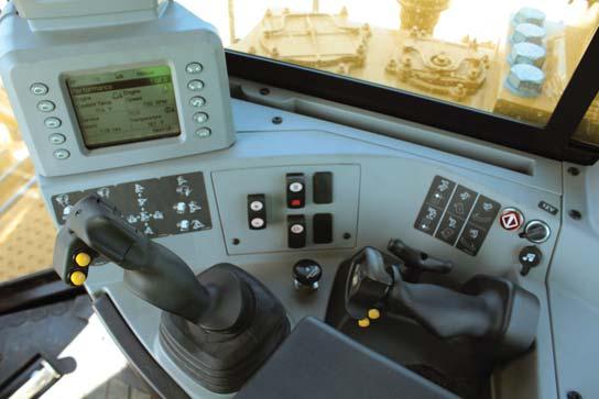 Low effort and comfortable to grip, the electronic dozer joystick gives the operator control of all dozer functions