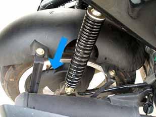 SUSPENSION SYSTEM Warning Do not ride the motorcycle with poor shock absorber. Looseness, wear or damage shock absorber will make poor stability and drivability.