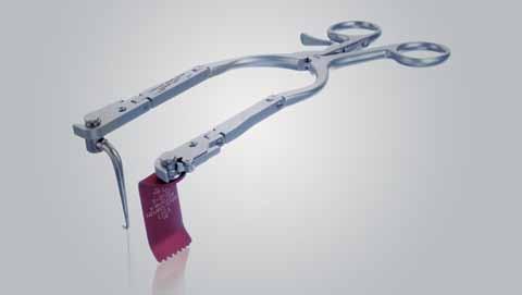 T-0100) generates a multitude of retraction alternatives with a customized Gelpi-type self-retaining retractor system.