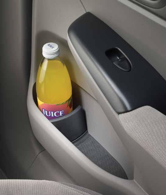 2014 CIVIC SEDAN & SEDAN Si INTERIOR ACCESSORIES REAR CUP-HOLDER Each door pocket is able to secure one bottle, can or cup while leaving storage space for other small items Removable for easy