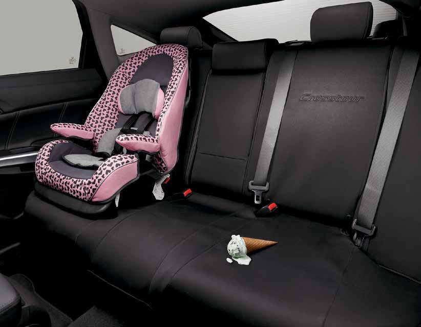 REAR SEAT COVER Offers protection for the rear seats and headrests Designed with access to the centre armrest and