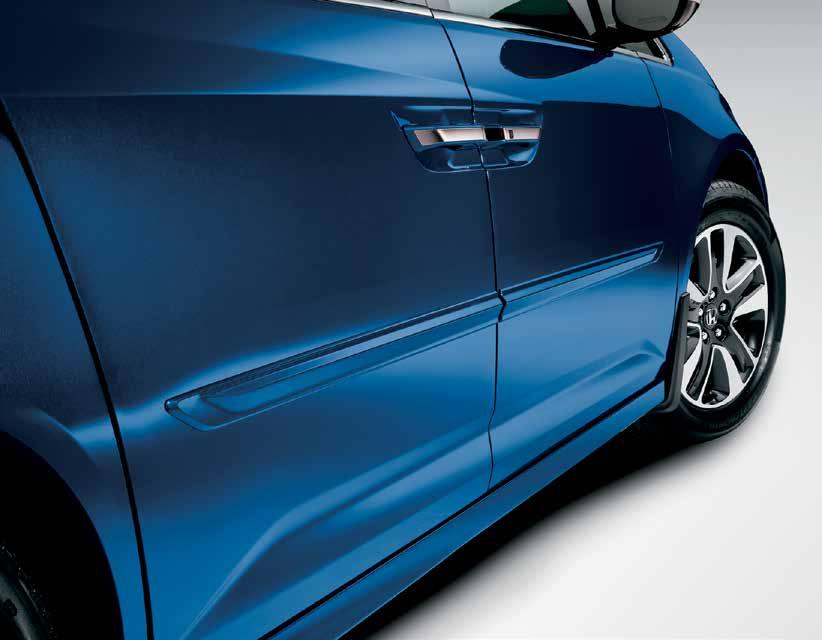 BODY SIDE MOLDING Accentuates the vehicle s styling Ideally positioned where the side panel extends out the