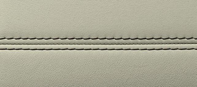 STEP 4 YOUR INTERIOR PARTIAL GRAINED LEATHER FULL GRAINED LEATHER OXFORD LEATHER The contemporary interior combines