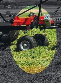 27 COMPACT CONSTRUCTION WIDE WORKING WIDTH The TH 901 is conveniently hitched via the tractor lower link. With a working width of 8.6 m, you can easily ted any area of ground, no matter how big.