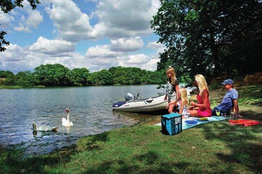 Honwave slatted deck (from 2m to 2.5m) Compact and ultra light, Honwave s slatted-deck inflatables are perfect for tender excursions, fishing trips or simply cruising for pleasure.