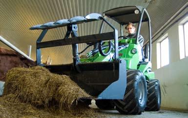 The biggest AVANT can easily tackle the typical tasks on the farm, but is still compact enough for it to