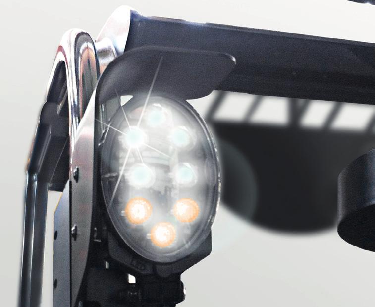 LED) Double rear working light (STD / LED) Yellow beacon Horn in steering wheel Horn in armrest Low and large metal step on both sides + large hand grip Full hydraulic power steering inc.
