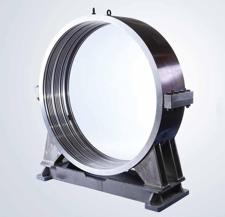 Compensates axial shaft movements Short axial installation length No sealing components mounted on the shaft and hence no additional shaft vibrations 5 Advantages