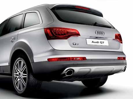 8 9 Sport and design 1 2 Look good on any road with your offroad style package. Even where there aren t any roads. 6 Enhance the appearance of the Audi Q7.