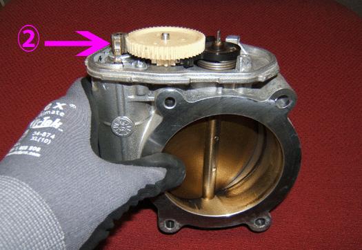 Note If one or both of the TP sensor cover female throttle actuator motor terminals (1) HAVE BEEN retained on the throttle actuator motor male