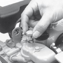 Coolant replacement Every 1000 operating hours. Maintenance Coolant: quantities : 2 Cil.: 2.2 litres (4 UKpt) 3 Cil.: 3.