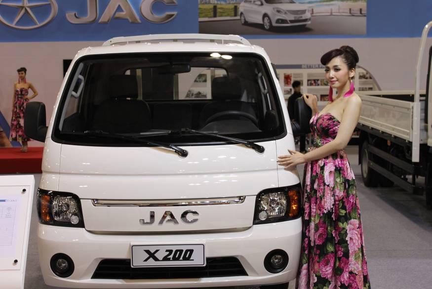 This Macao Auto Show attracts many countries including more than 90 auto brands to participate.
