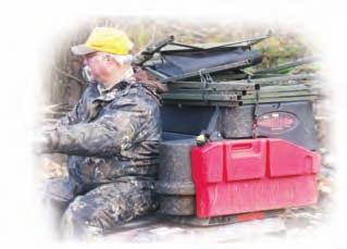 ..fits front or rear of ATV Extended lid provides an extra 2 of top storage (7 of interior storage) Molded-in top, tie-down tabs for securing extra storage Double latches & steel hinges Top folds