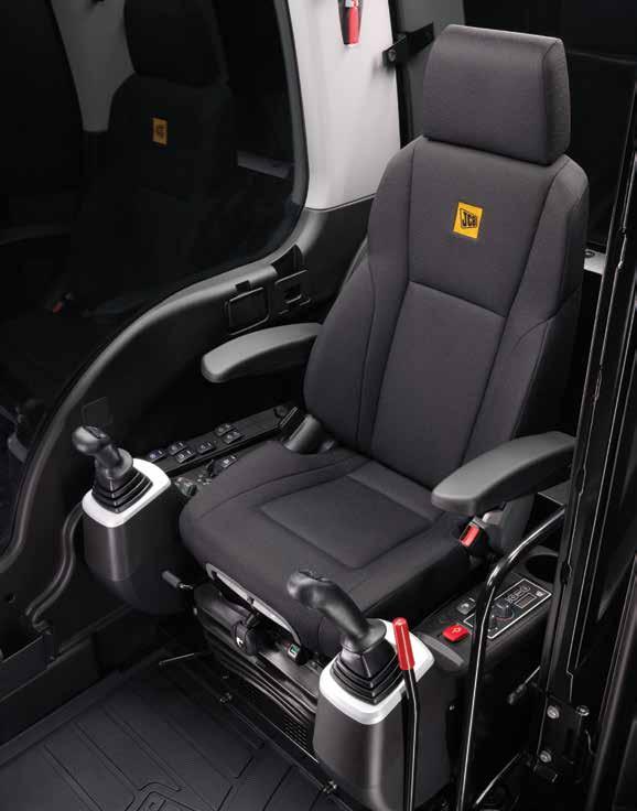 The JS131 s cab and controls are independently adjustable so that it s easy