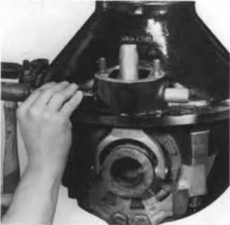 Best overhaul results are obtained when used gearing is adjusted to run in established wear patterns. Omit this step if the gear set is to be replaced.