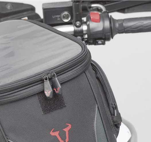 The tank bag offers a rich set of features, up to 22 liters of storage space and comes with a transparent map compartment.