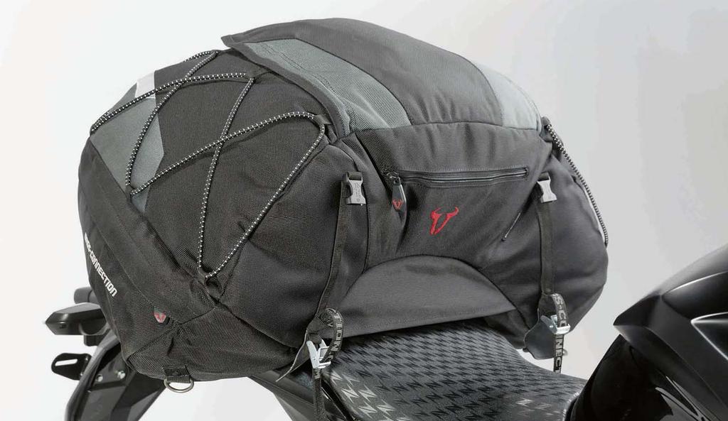 Cargobag Racepack TAIL BAGS LUGGAGE SYSTEMS Size matters Low profile Alone the Cargobag already cuts a fine figure on motorcycle and scooter alike.