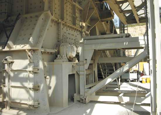 5 Hammer axle extraction device To reduce maintenance time every TITAN Double Shaft hammer crusher is equipped with an hammer