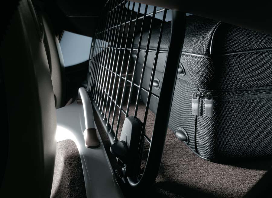 987 044 000 07 Luggage net Secure smaller items at the rear of the car with this handy