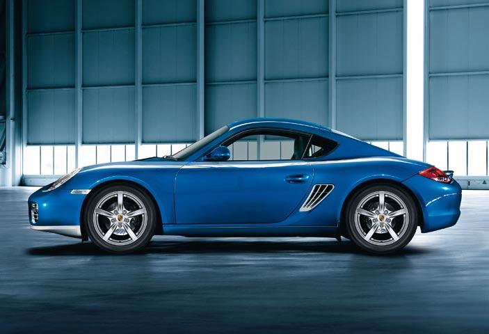 17-inch Cayman II wheels with winter tyres For further product information and part numbers, please refer to the