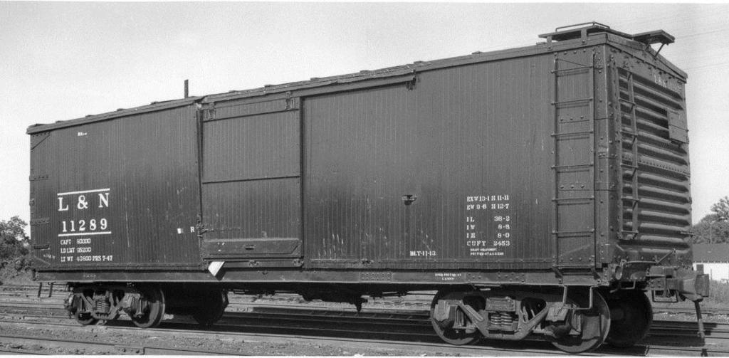 Ted Culotta collection The Louisville & Nashville, on the other hand, was a large railroad with thousands of boxcars on their roster.
