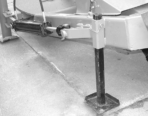 8. Attach quick couplers to tractor hydraulic source. 9. Place jack stand in storage position. OPERATING TECHNIQUE 1. Power for operating the stump grinder is supplied by the tractor PTO.