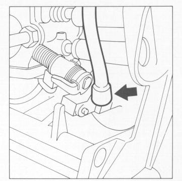 STIHL 029, 039 70 11.6.3 Testing Automatic Choke 11.6.4 Leakage Testing Engine Housing and Control Valve Air inlet hose on bellows - Remove the air filter see 11.1.1 or 11.1.2. - Pull the terminal off the spark plug.