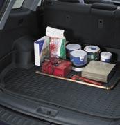 E8130-2B000 (LHD, full set) E8131-2B000 (LHD, front only) E8130-2B900 (RHD, full set) Trunk Liner Heavy Duty tray Heavy duty tray fi ts neatly in your Santa Fé s boot while protecting it from dirt