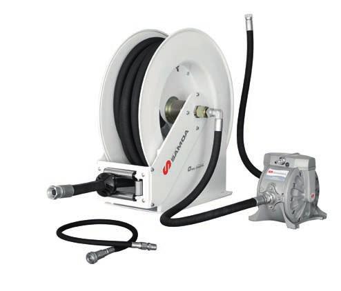 Pump kit includes wall bracket, air connection hose with quick coupler and connector, 1,5 m oil discharge hose and 1,5 m suction hose with dry break hydraulic coupling to fit connector 950 352.