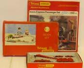 Hornby (China) SR and GWR Locomotives and Tenders, R2343 SR black Class Q1 C8 and R2389 GWR green Castle Class 4086 Builth Castle, both in original boxes, VG-E, a few finger/oil marks on Q1 body,