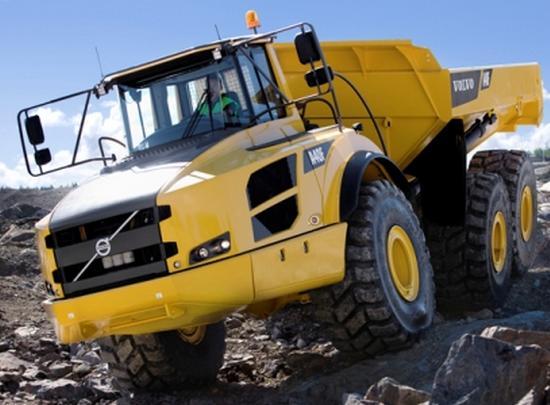 The new Volvo A40 FS Volvo also displayed the new D-Series of crawler and wheeled excavators. The new machines are fitted with the latest Volvo Stage IIIB and Tier 4i diesel engines.