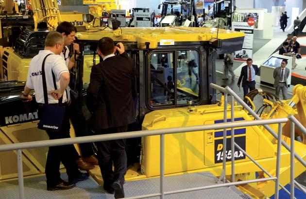 Komatsu Product Managers were standing by, close to each machine and ready to answer all questions from visitors.