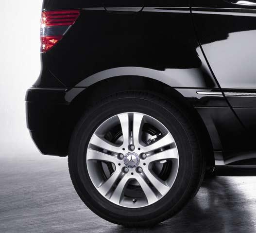 Mercedes-Benz light-alloy wheels Mud flaps Protect the underbody and the sides of the car from loose chippings and dirt.