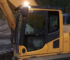 At your request, the Komatsu PC700-8 can also be fitted with an ISO 10262 Level 2 Falling Object Protective System (FOPS).
