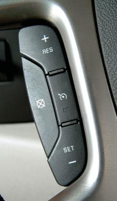16 Getting to Know Your Silverado Cruise Control The following cruise control buttons are located on the steering wheel: (On/Off): Press this button to turn the cruise control system on or off.