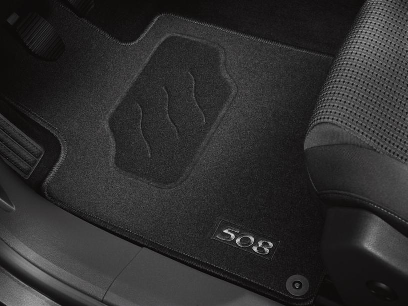 place, thanks to an anti-slip sub-layer and a fixing system. Boot Protection Mat: Ref.