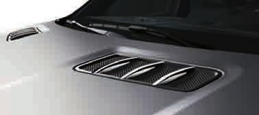 character of your Mercedes-Benz with this particularly stylish accessory: running boards with aluminium finish and