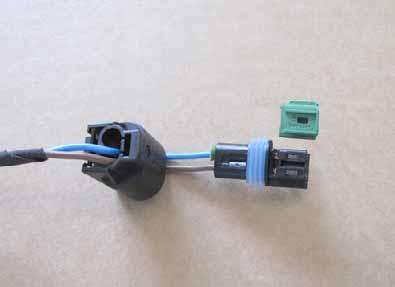 mounted Preinstallin g fuse holder of engine compame nt 5 5 Wiring harness of metering pump all vehicles Completing metering pump connector