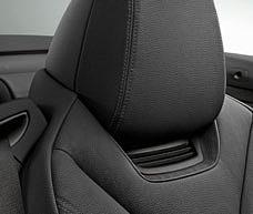 backrest, without affecting boot capacity. Luxury textile footmats, neat fit, dirt-repellent.