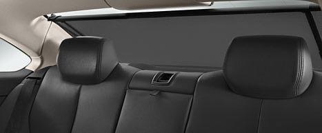 465 Split-folding rear seat, has a 40:20:40 split that enables flexible seat and luggage compartment
