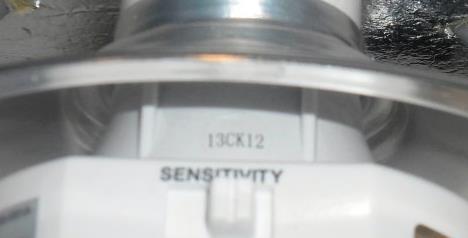 4) Check the label on the sensor housing.