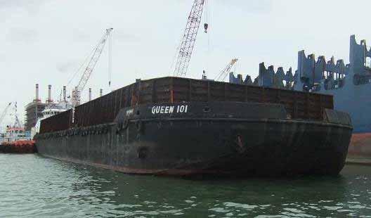 QUEEN 101 Deck Cargo Barge 300ft x 80ft x 18ft Deck Load 5T / M2 Classification : IS CLASS ( EX ABS) Reg. No.