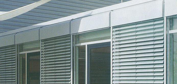 MOTORIZED ALUMINIUM VENETIAN BLINDS Indoor motorized venetian blinds use aluminum alloy slat to adjust and guide the light by the ropewinder system to drive the blinds up and down.
