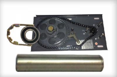 ª In case of absence of power, a release chain can be operated door manually.