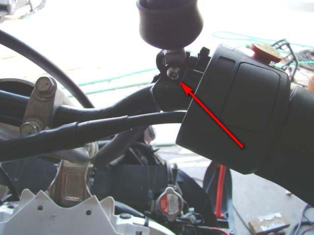 throttle block. Step 15 Remove throttle flipper pivot pin.