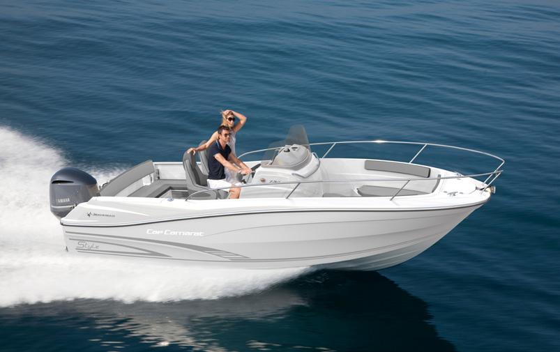 5 WA SERIES 2 are optimized for a single engine up to 300 HP. Entirely redesigned by Sarrazin Design, they feature a modern, sporty and distinguished line. With their overall length of 7.